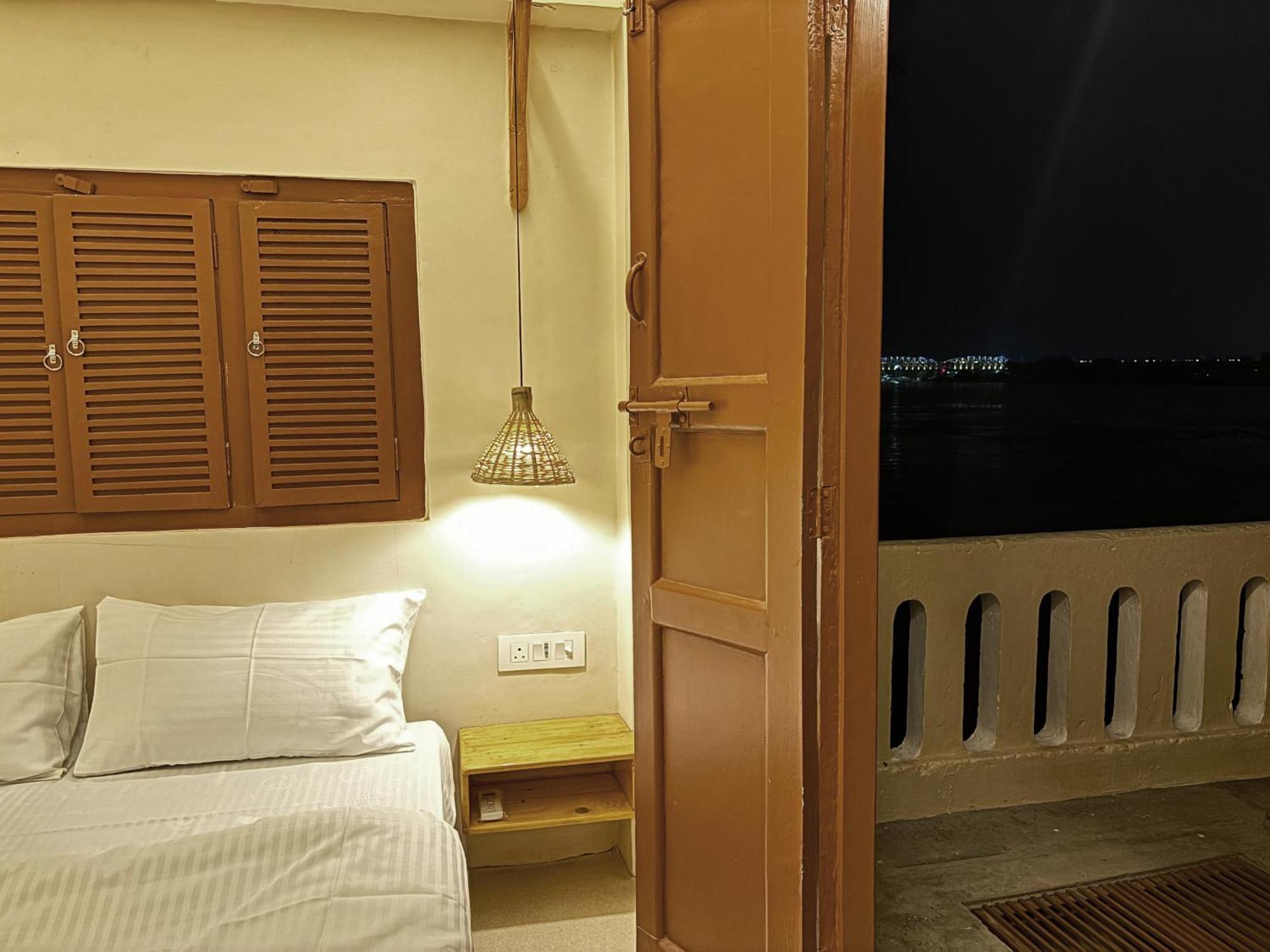 Vintage River Homestay Benares Buitenkant foto