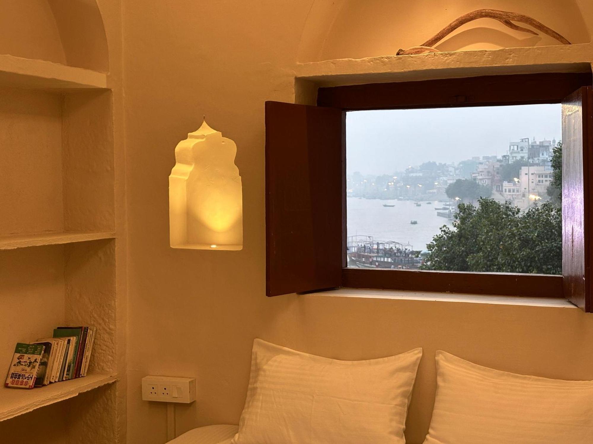 Vintage River Homestay Benares Buitenkant foto
